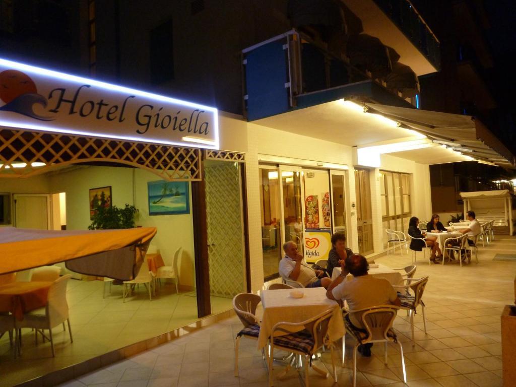 Hotel Gioiella Ρίμινι Εξωτερικό φωτογραφία